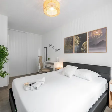 Modern Luxury - Sea View Over Village Apartment Eze