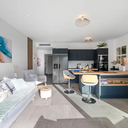 Apartment Modern Luxury - Sea View Over Village