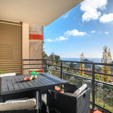 Modern Luxury - Sea View Over Village Apartment