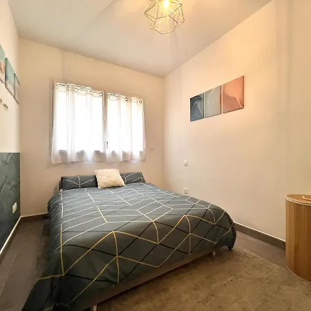 Modern Luxury - Sea View Over Village Èze