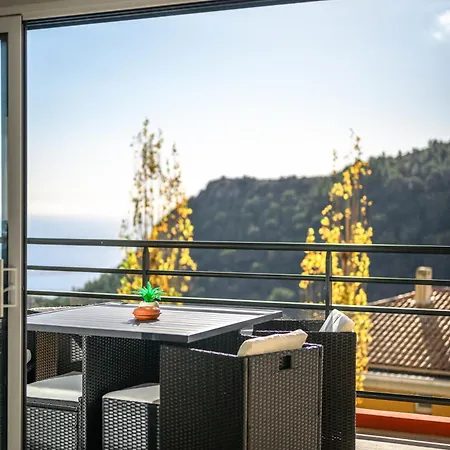 Modern Luxury - Sea View Over Village Lejlighed Èze