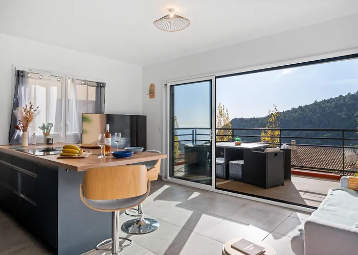 Modern Luxury - Sea View Over Village Èze