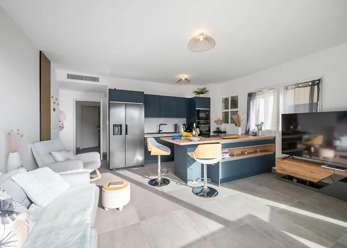 Modern Luxury - Sea View Over Village شقة إز