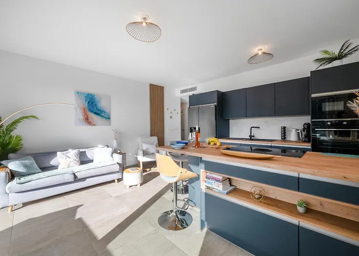 Modern Luxury - Sea View Over Village Apartmán